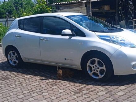 Белый Ниссан Лиф, объемом двигателя 0 л и пробегом 110 тыс. км за 6600 $, фото 1 на Automoto.ua