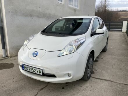 Белый Ниссан Лиф, объемом двигателя 0 л и пробегом 204 тыс. км за 5500 $, фото 1 на Automoto.ua
