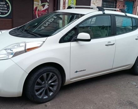 Білий Ніссан Ліф, об'ємом двигуна 0 л та пробігом 169 тис. км за 6000 $, фото 1 на Automoto.ua