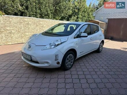 Білий Ніссан Ліф, об'ємом двигуна 0 л та пробігом 157 тис. км за 7300 $, фото 1 на Automoto.ua