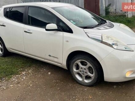 Белый Ниссан Лиф, объемом двигателя 0 л и пробегом 164 тыс. км за 6000 $, фото 1 на Automoto.ua