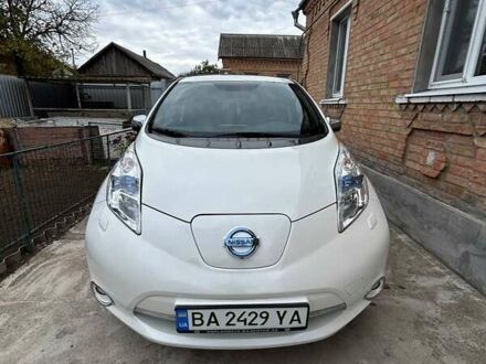 Ниссан Лиф 2013 в Кропивницком (Кировограде) на Automoto.ua Белый Ниссан Лиф, объемом двигателя 0 л и пробегом 158 тыс. км за 8350 $, фото 1 на Automoto.ua