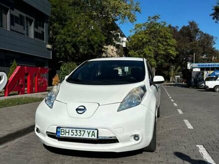 Білий Ніссан Ліф, об'ємом двигуна 0 л та пробігом 131 тис. км за 7000 $, фото 1 на Automoto.ua