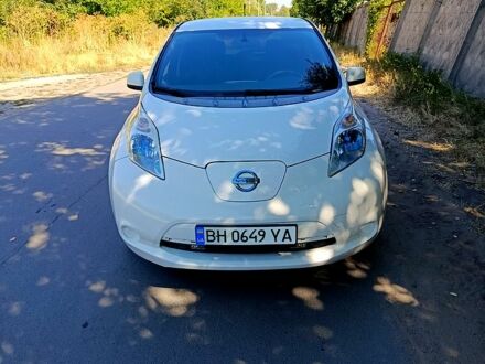 Білий Ніссан Ліф, об'ємом двигуна 0 л та пробігом 220 тис. км за 5800 $, фото 1 на Automoto.ua