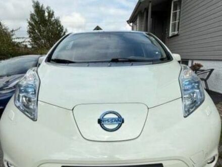 Белый Ниссан Лиф, объемом двигателя 0 л и пробегом 125 тыс. км за 5900 $, фото 1 на Automoto.ua