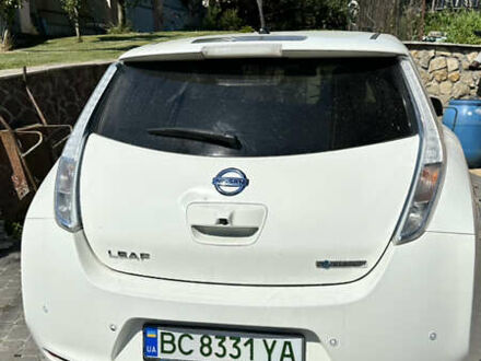 Белый Ниссан Лиф, объемом двигателя 0 л и пробегом 87 тыс. км за 8200 $, фото 1 на Automoto.ua
