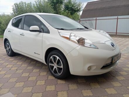 Білий Ніссан Ліф, об'ємом двигуна 0 л та пробігом 84 тис. км за 7500 $, фото 1 на Automoto.ua