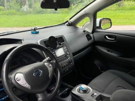 Білий Ніссан Ліф, об'ємом двигуна 0 л та пробігом 124 тис. км за 6599 $, фото 1 на Automoto.ua