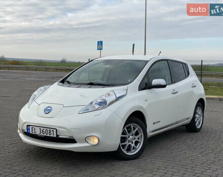 Белый Ниссан Лиф, объемом двигателя 0 л и пробегом 140 тыс. км за 5450 $, фото 1 на Automoto.ua