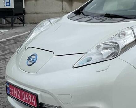 Білий Ніссан Ліф, об'ємом двигуна 0 л та пробігом 126 тис. км за 6500 $, фото 1 на Automoto.ua
