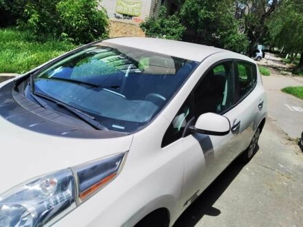 Белый Ниссан Лиф, объемом двигателя 0 л и пробегом 130 тыс. км за 10500 $, фото 1 на Automoto.ua