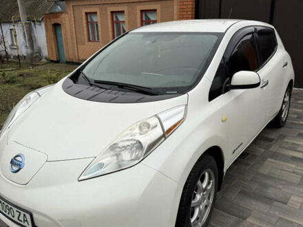 Белый Ниссан Лиф, объемом двигателя 0 л и пробегом 155 тыс. км за 5999 $, фото 1 на Automoto.ua