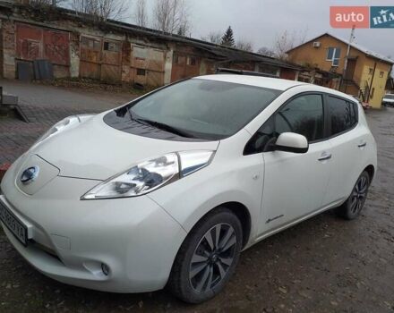 Білий Ніссан Ліф, об'ємом двигуна 0 л та пробігом 86 тис. км за 7600 $, фото 1 на Automoto.ua