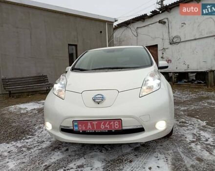Белый Ниссан Лиф, объемом двигателя 0 л и пробегом 95 тыс. км за 7500 $, фото 1 на Automoto.ua