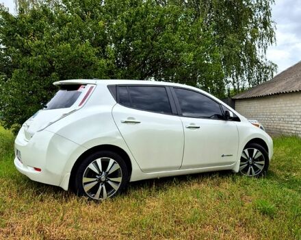 Білий Ніссан Ліф, об'ємом двигуна 0 л та пробігом 219 тис. км за 7500 $, фото 1 на Automoto.ua