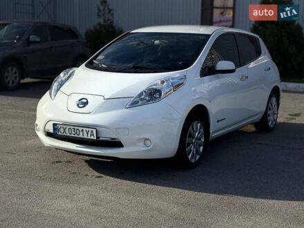 Белый Ниссан Лиф, объемом двигателя 0 л и пробегом 60 тыс. км за 7500 $, фото 1 на Automoto.ua