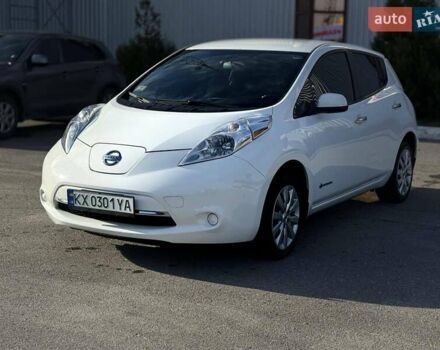 Білий Ніссан Ліф, об'ємом двигуна 0 л та пробігом 60 тис. км за 7500 $, фото 1 на Automoto.ua