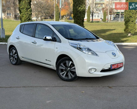 Ніссан Ліф 2014 у Рівному на Automoto.ua Білий Ніссан Ліф, об'ємом двигуна 0 л та пробігом 144 тис. км за 7250 $, фото 1 на Automoto.ua