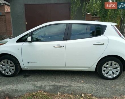 Белый Ниссан Лиф, объемом двигателя 0 л и пробегом 205 тыс. км за 5500 $, фото 1 на Automoto.ua