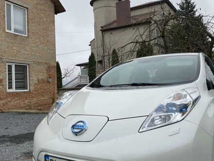 Білий Ніссан Ліф, об'ємом двигуна 0 л та пробігом 179 тис. км за 6800 $, фото 1 на Automoto.ua