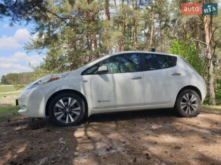 Белый Ниссан Лиф, объемом двигателя 0 л и пробегом 54 тыс. км за 9500 $, фото 1 на Automoto.ua