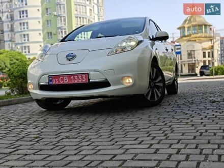 Білий Ніссан Ліф, об'ємом двигуна 0 л та пробігом 134 тис. км за 6250 $, фото 1 на Automoto.ua