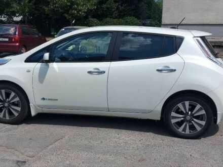 Білий Ніссан Ліф, об'ємом двигуна 0 л та пробігом 170 тис. км за 6600 $, фото 1 на Automoto.ua