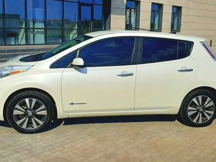 Белый Ниссан Лиф, объемом двигателя 0 л и пробегом 56 тыс. км за 10500 $, фото 1 на Automoto.ua