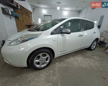 Белый Ниссан Лиф, объемом двигателя 0 л и пробегом 134 тыс. км за 6555 $, фото 1 на Automoto.ua