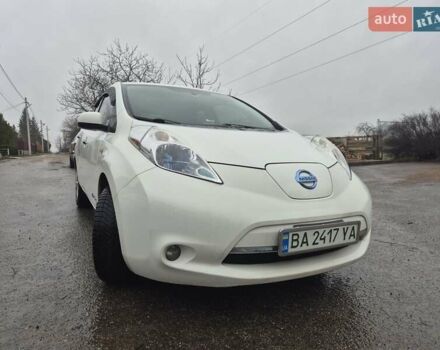 Белый Ниссан Лиф, объемом двигателя 0 л и пробегом 159 тыс. км за 6300 $, фото 1 на Automoto.ua