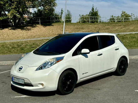 Белый Ниссан Лиф, объемом двигателя 0 л и пробегом 144 тыс. км за 6700 $, фото 1 на Automoto.ua