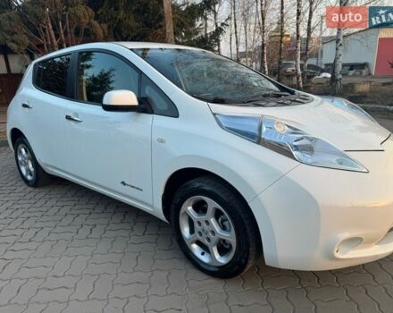 Білий Ніссан Ліф, об'ємом двигуна 0 л та пробігом 118 тис. км за 5900 $, фото 1 на Automoto.ua