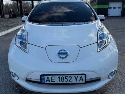 Белый Ниссан Лиф, объемом двигателя 0 л и пробегом 161 тыс. км за 8500 $, фото 1 на Automoto.ua