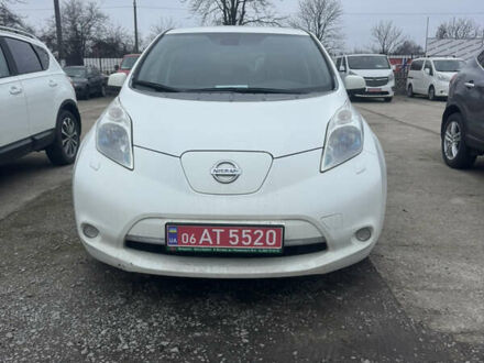 Белый Ниссан Лиф, объемом двигателя 0 л и пробегом 160 тыс. км за 6700 $, фото 1 на Automoto.ua