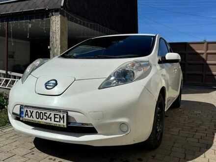 Белый Ниссан Лиф, объемом двигателя 0 л и пробегом 100 тыс. км за 7500 $, фото 1 на Automoto.ua