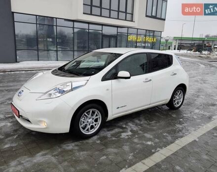 Белый Ниссан Лиф, объемом двигателя 0 л и пробегом 134 тыс. км за 6100 $, фото 1 на Automoto.ua