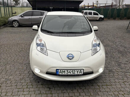 Білий Ніссан Ліф, об'ємом двигуна 0 л та пробігом 117 тис. км за 6500 $, фото 1 на Automoto.ua