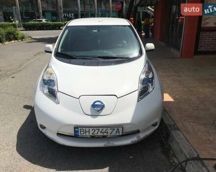 Белый Ниссан Лиф, объемом двигателя 0 л и пробегом 196 тыс. км за 7200 $, фото 1 на Automoto.ua
