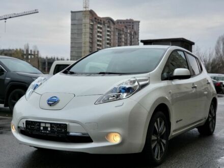 Белый Ниссан Лиф, объемом двигателя 0 л и пробегом 132 тыс. км за 7900 $, фото 1 на Automoto.ua