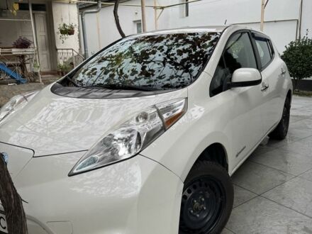 Білий Ніссан Ліф, об'ємом двигуна 0 л та пробігом 178 тис. км за 6000 $, фото 1 на Automoto.ua