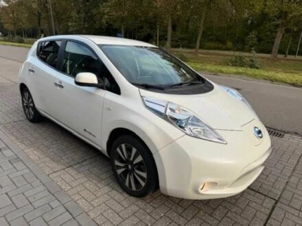 Білий Ніссан Ліф, об'ємом двигуна 0 л та пробігом 70 тис. км за 4700 $, фото 1 на Automoto.ua