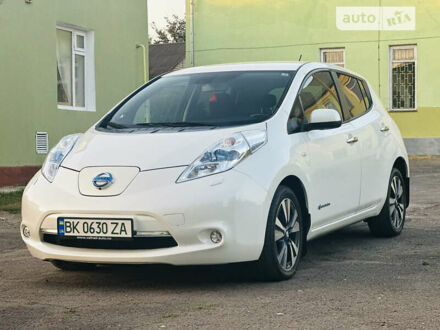Ниссан Лиф 2015 в Здолбунове на Automoto.ua Белый Ниссан Лиф, объемом двигателя 0 л и пробегом 151 тыс. км за 9500 $, фото 1 на Automoto.ua