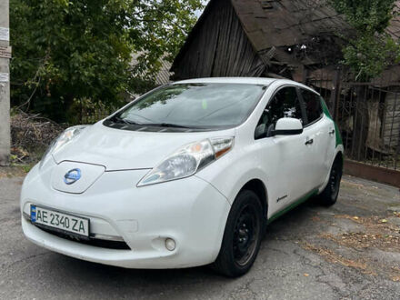 Белый Ниссан Лиф, объемом двигателя 0 л и пробегом 264 тыс. км за 4500 $, фото 1 на Automoto.ua