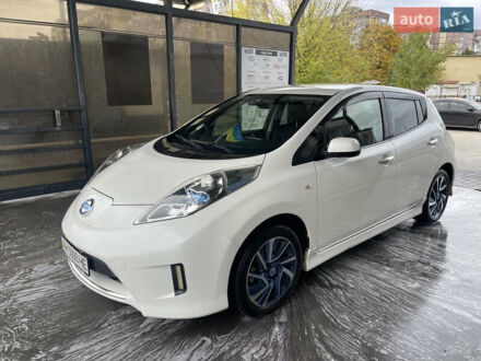 Белый Ниссан Лиф, объемом двигателя 0 л и пробегом 111 тыс. км за 7500 $, фото 1 на Automoto.ua