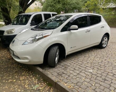 Белый Ниссан Лиф, объемом двигателя 0 л и пробегом 101 тыс. км за 7300 $, фото 1 на Automoto.ua