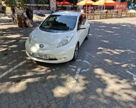 Белый Ниссан Лиф, объемом двигателя 0 л и пробегом 75 тыс. км за 8222 $, фото 1 на Automoto.ua