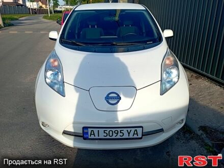 Белый Ниссан Лиф, объемом двигателя 0 л и пробегом 220 тыс. км за 7000 $, фото 1 на Automoto.ua