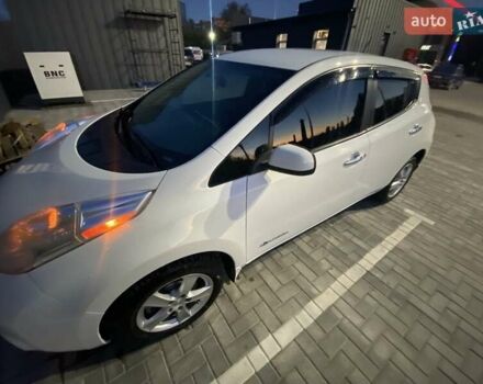 Белый Ниссан Лиф, объемом двигателя 0 л и пробегом 101 тыс. км за 7300 $, фото 1 на Automoto.ua