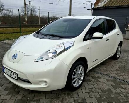 Білий Ніссан Ліф, об'ємом двигуна 0 л та пробігом 120 тис. км за 5900 $, фото 1 на Automoto.ua