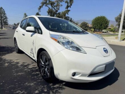 Белый Ниссан Лиф, объемом двигателя 0 л и пробегом 70 тыс. км за 2200 $, фото 1 на Automoto.ua